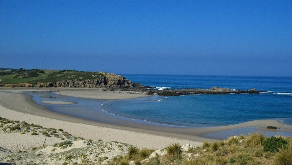 Acantilados y costa de Praia de Alba, Arteixo (A Coruña)