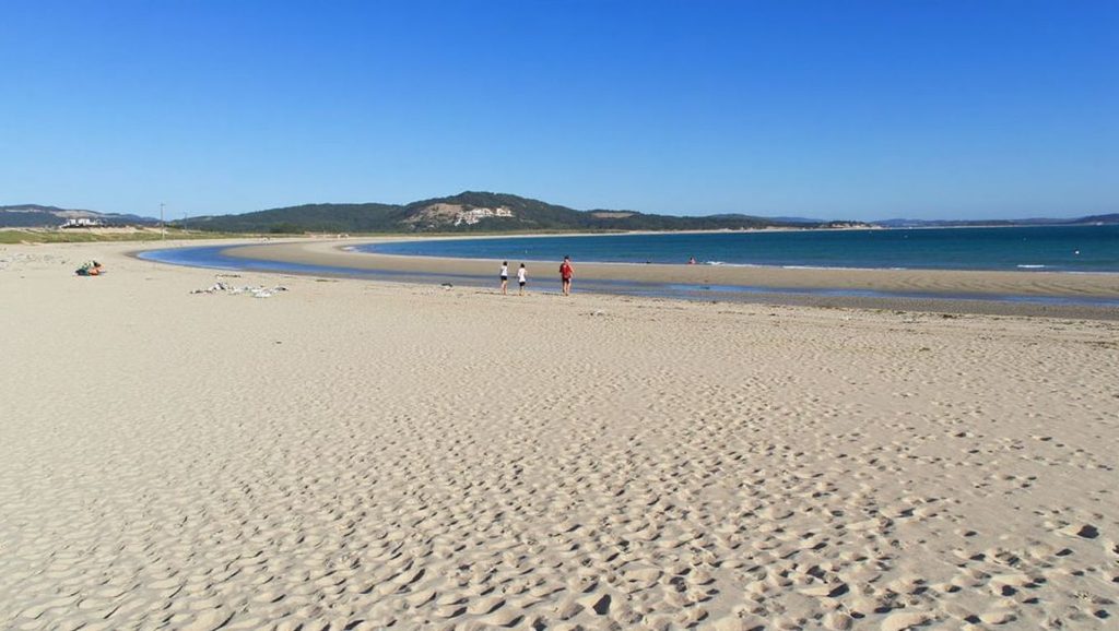 Detalle del agua en Praia de Area Basta, Galicia, A Coruña