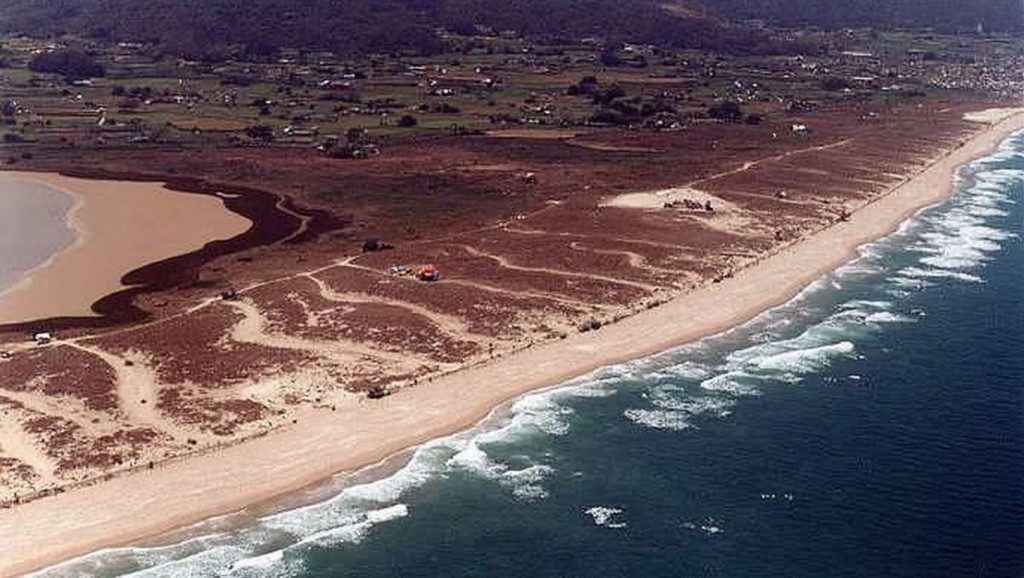 Ría y costa de Praia de Baldaio - As Saíñas en Carballo, A Coruña