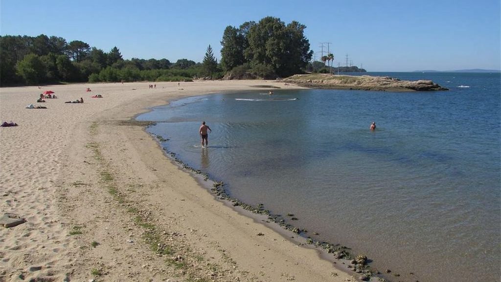Arena y mar en Praia de Bamio, Galicia, A Coruña