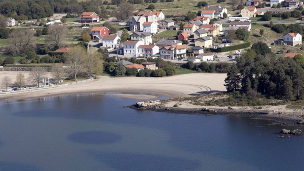 Primer plano de la orilla de Praia de Bamio, Galicia