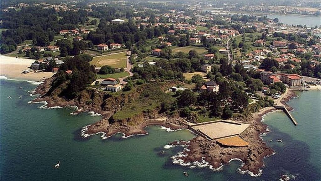 Aguas de Praia de Bastiagueiriño en Oleiros (A Coruña)