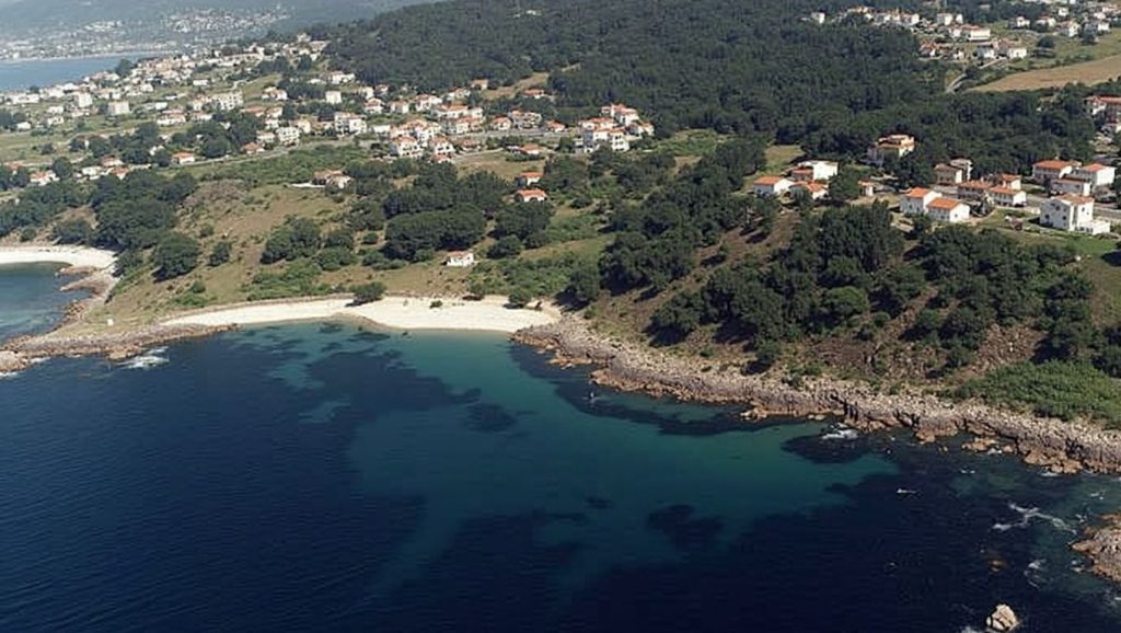 Acantilados y costa de Praia de Cabanas, Muros (A Coruña)