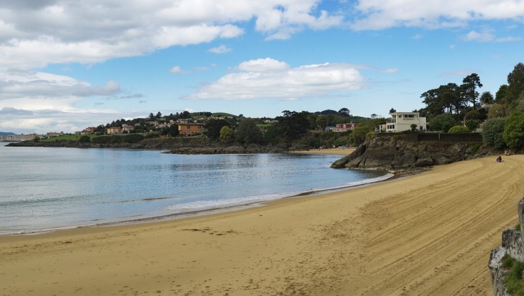 Ría y costa de Praia de Canaval en Oleiros, A Coruña