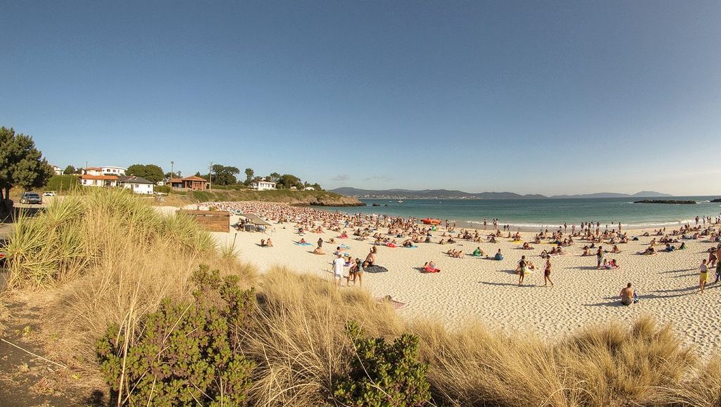 Vista del litoral en Praia de Canelas, Galicia