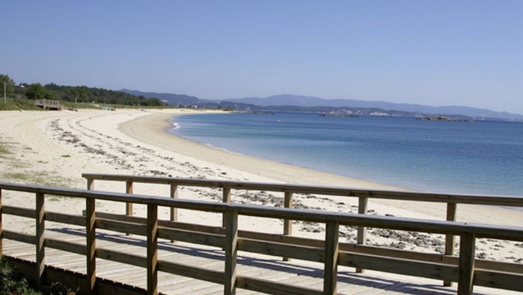 Amplia vista de Praia de Carregueiros, Galicia, A Coruña