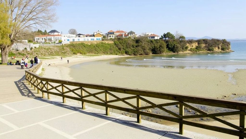 Aguas de Praia de Centeás en Ares (A Coruña)
