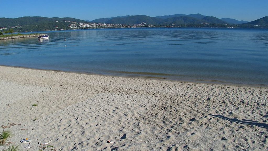 Ría y costa de Praia de Deilán en Vilaboa, Pontevedra