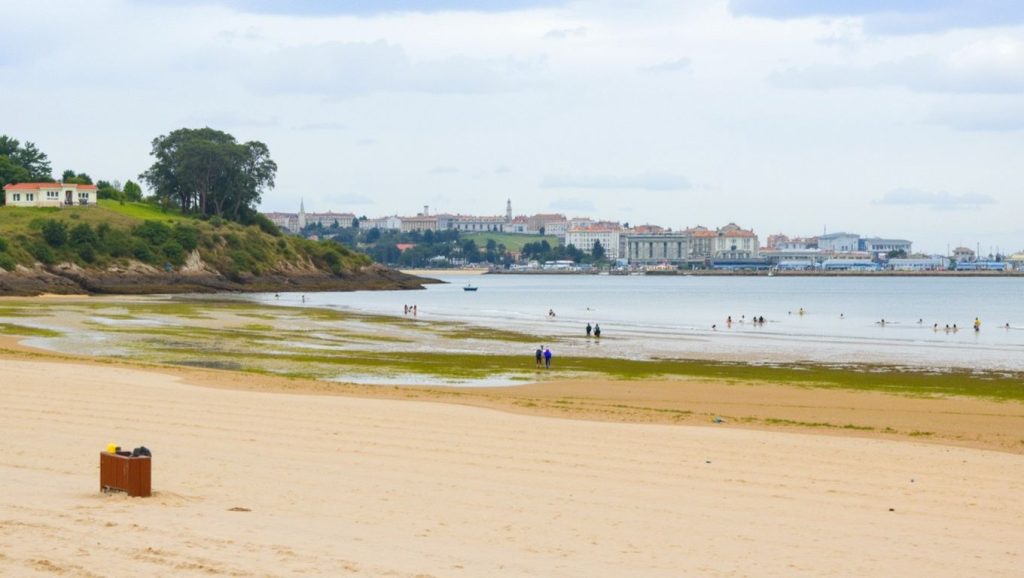 Amplio horizonte marino en Praia de Entre os Vaos, Galicia