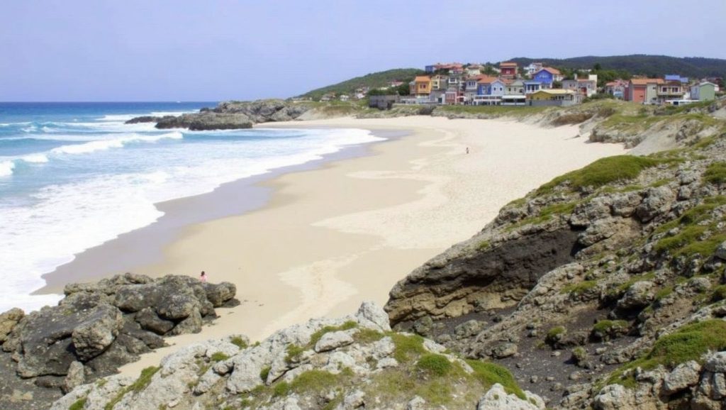 Imagen principal de Praia de Fonte da Pedra, Galicia