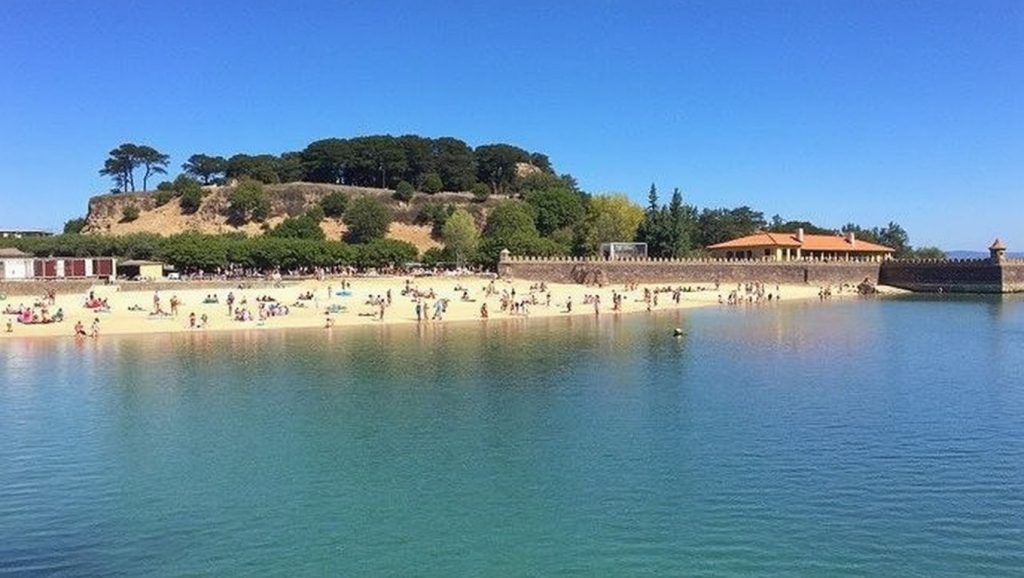 Aguas de Praia de Isemuíño en Ribeira (Pontevedra)