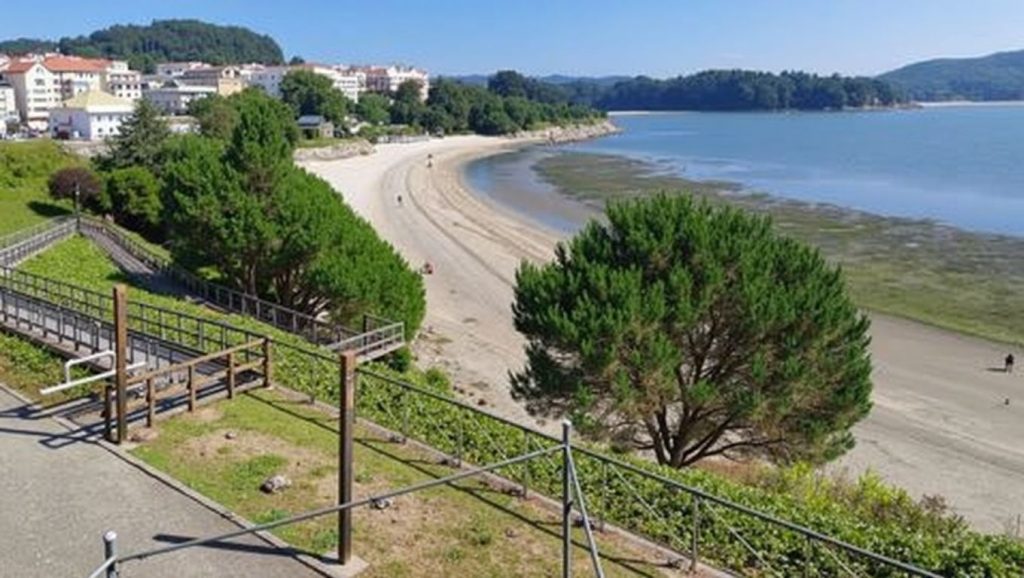 Arena de Praia de Isemuíño, Ribeira (Pontevedra)