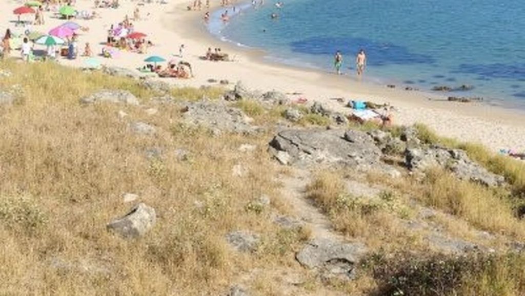 Arena y mar en Praia de Laraño, Galicia, A Coruña