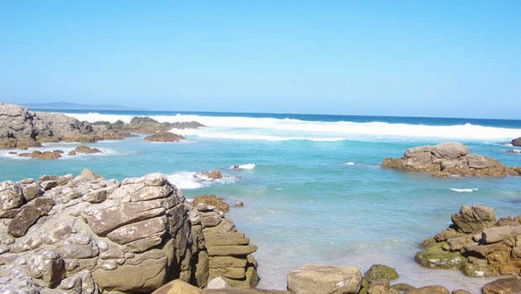 Ría y costa de Praia de Leira en Carballo, A Coruña