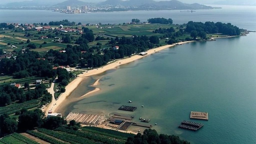 Playa Mañóns desde la arena, Galicia, A Coruña