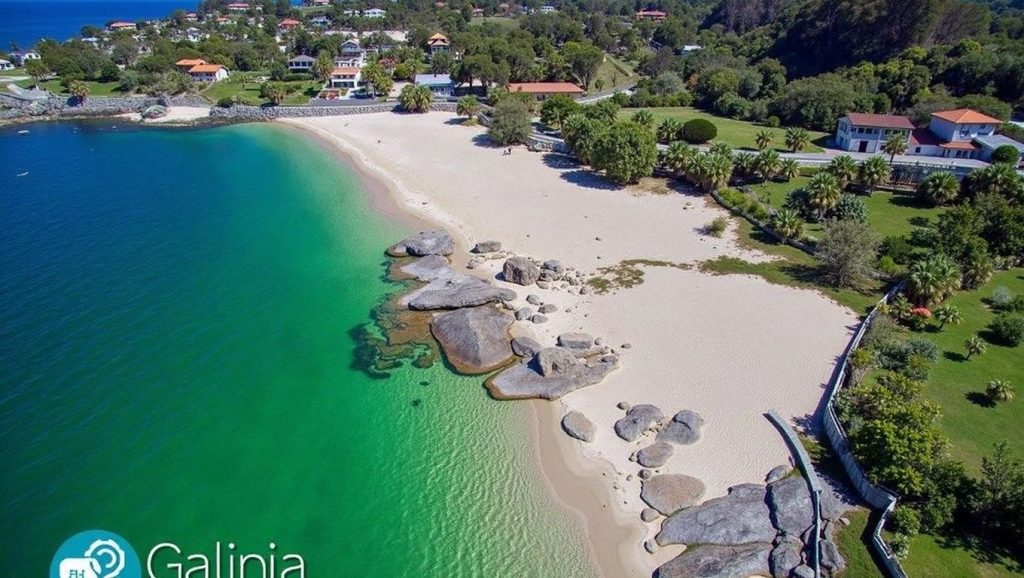 Ría y costa de Praia de Menduíña en Cangas de Morrazo, Pontevedra