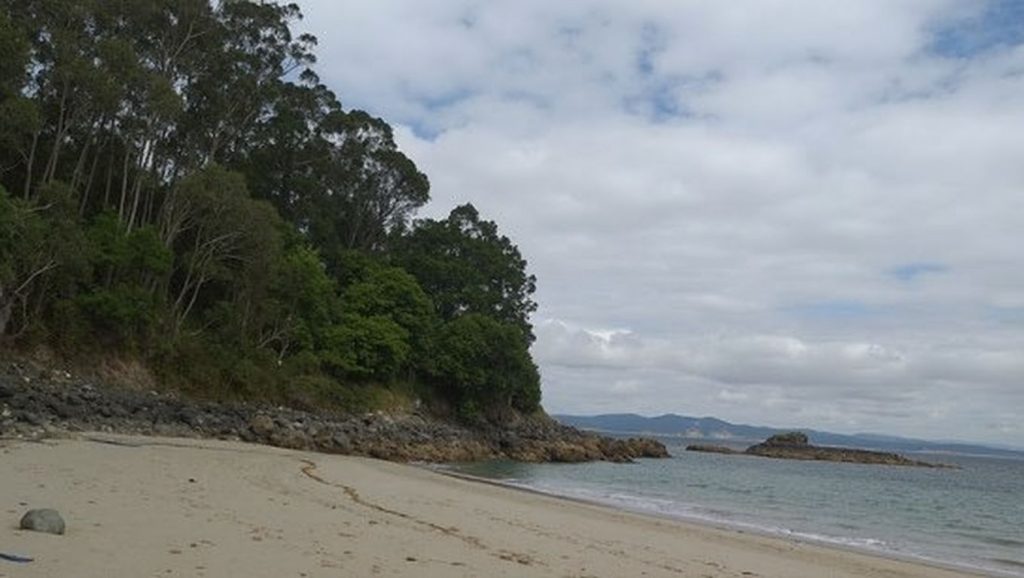 Ría y costa de Praia de Morazón en Sada, A Coruña