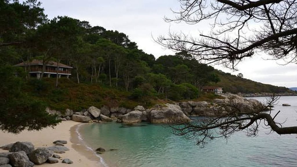 Ría y costa de Praia de Pedrón en Bueu, Pontevedra