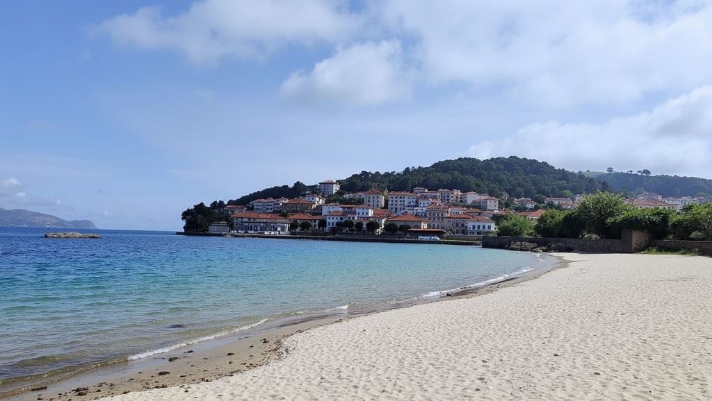 Aguas de Praia de Quenxe en Corcubión (A Coruña)