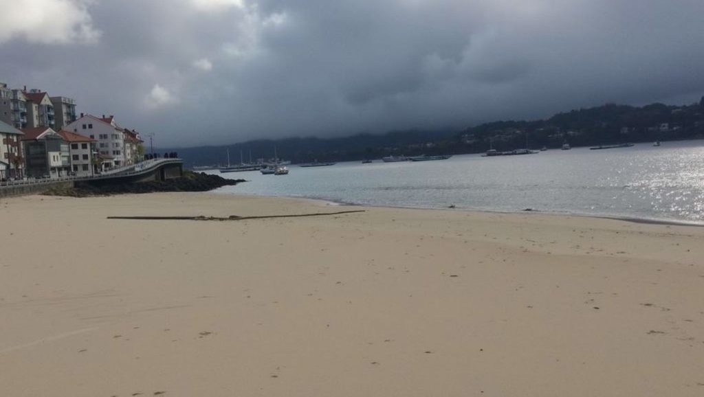 Ría y costa de Praia de Raxó en Poio, Pontevedra