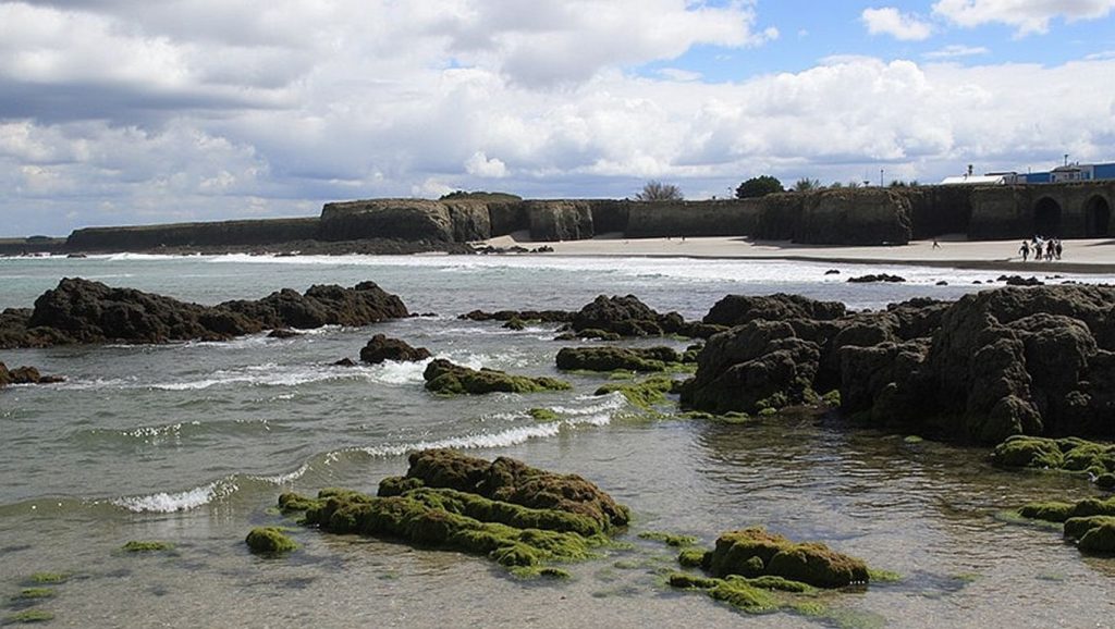 Entorno natural de Praia de Rochas Brancas en Asturias