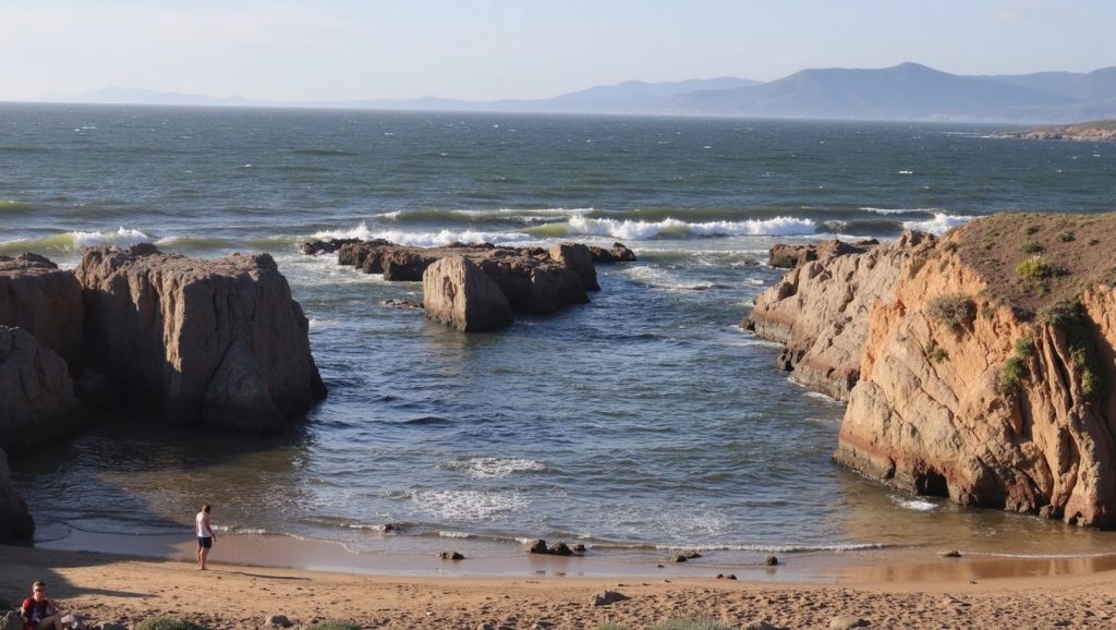 Olas rompiendo en Praia de San Francisco, Galicia