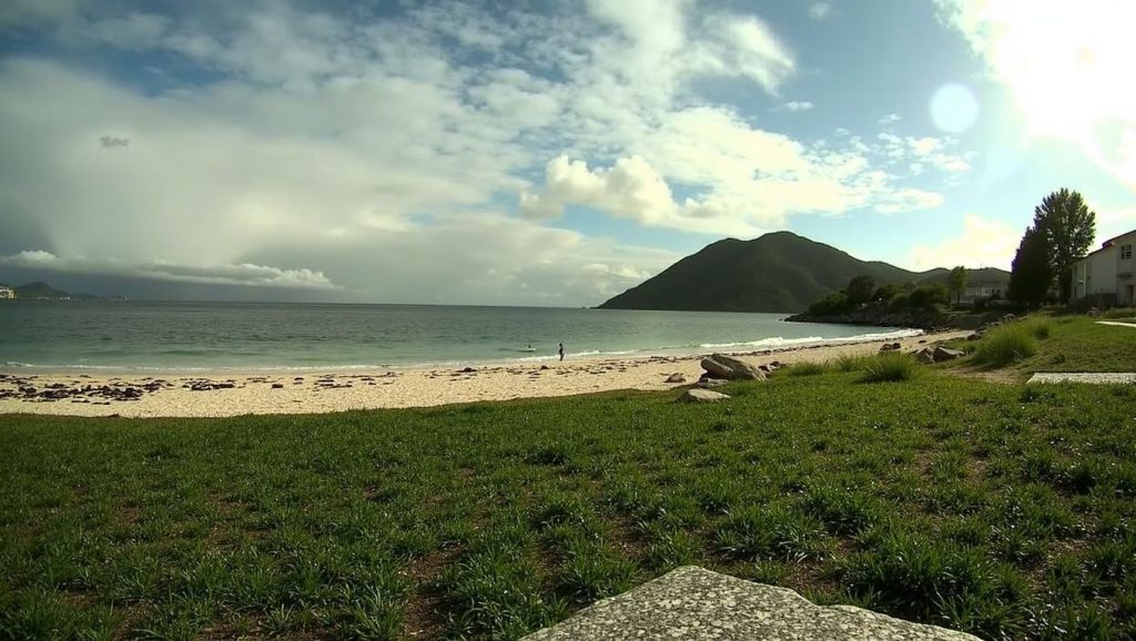 Vista del litoral en Praia de San Francisco, Galicia