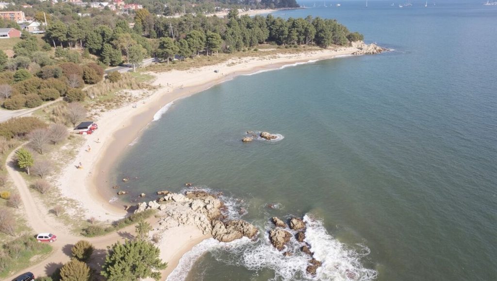 Oleaje en la orilla de Praia de San Lázaro, costa de A Pobra do Caramiñal