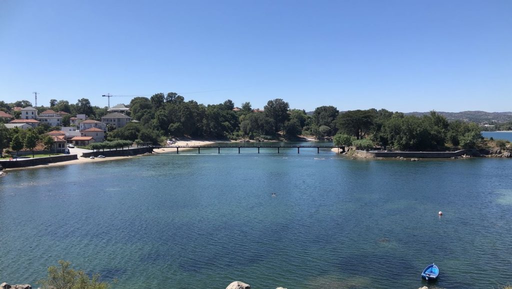 Aguas de Praia de Santa Cruz en Oleiros (A Coruña)