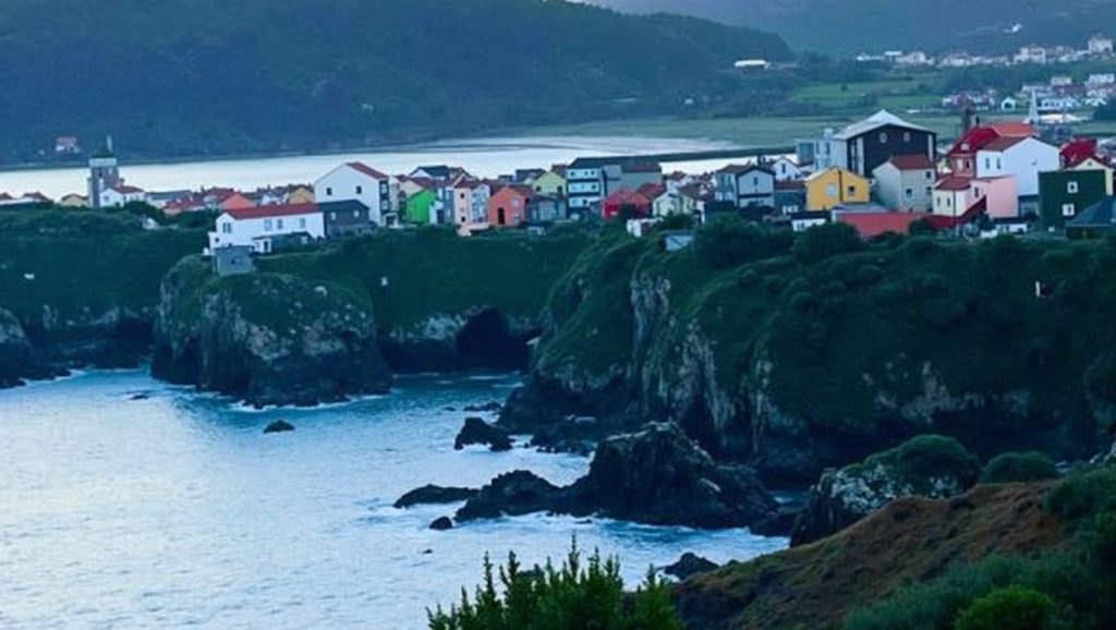 Acantilados y costa de Praia de Sismundi, Cariño (A Coruña)