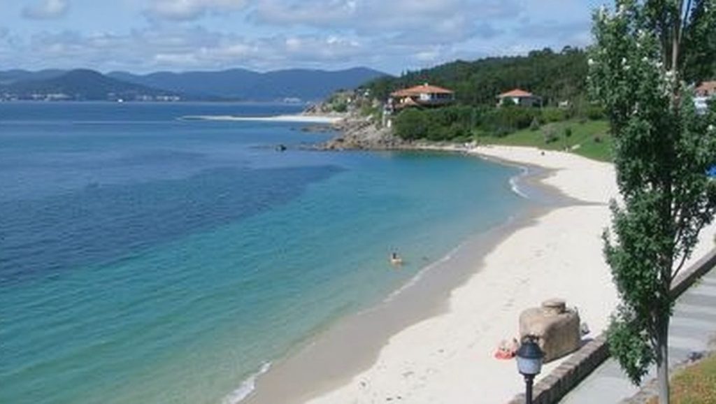 Arena y orilla en Praia de Suigrexas, Galicia, A Coruña