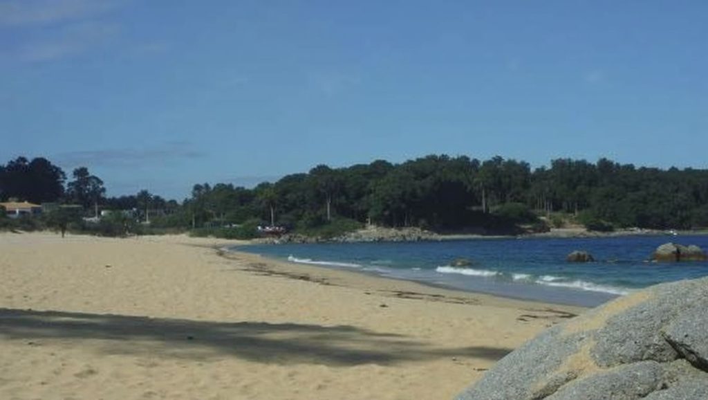 Ría y costa de Praia de Tulla en Bueu, Pontevedra