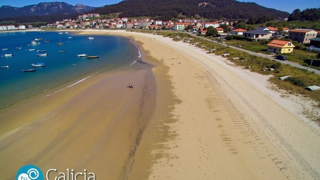 Ría y costa de Praia de Vilariño en Cangas de Morrazo, Pontevedra