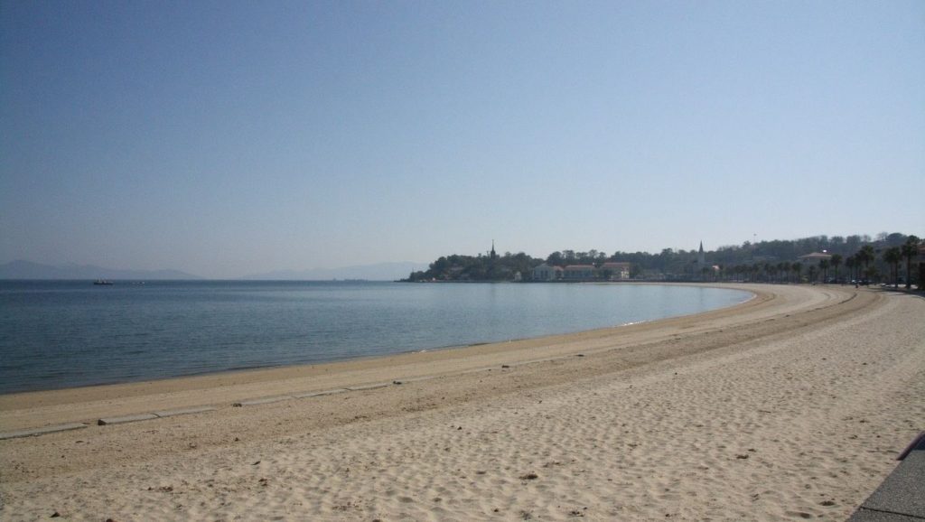 Arena y mar en Praia do Areal, Galicia, A Coruña