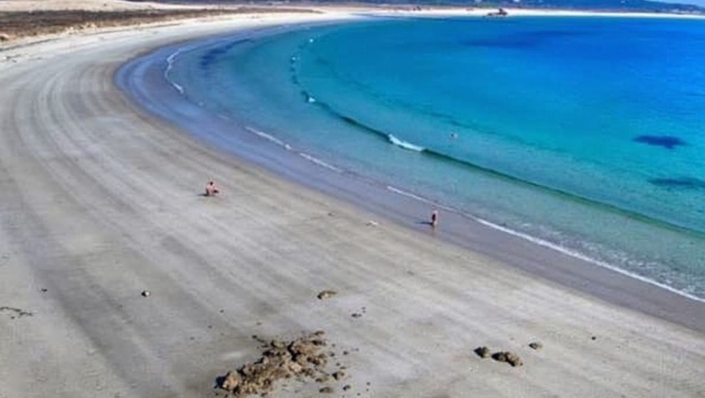 Ría y costa de Praia do Cornecho en Ribeira, Pontevedra