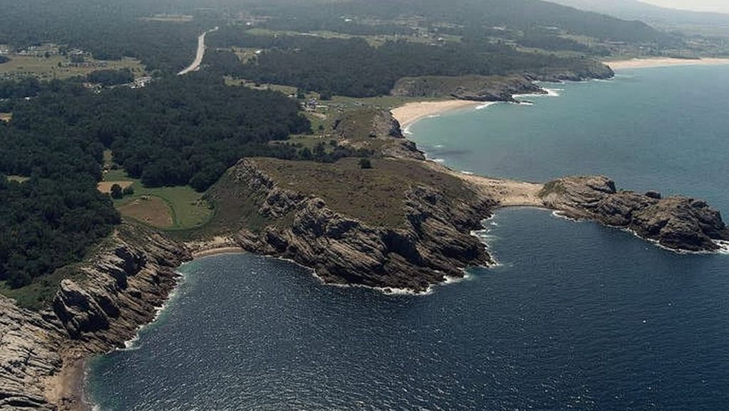 Arena y orilla en Praia do Dique, O Porto do Son, A Coruña
