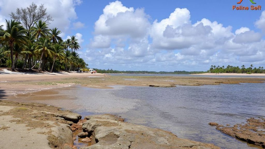 Agua y arena en Praia do Outeiro, Galicia