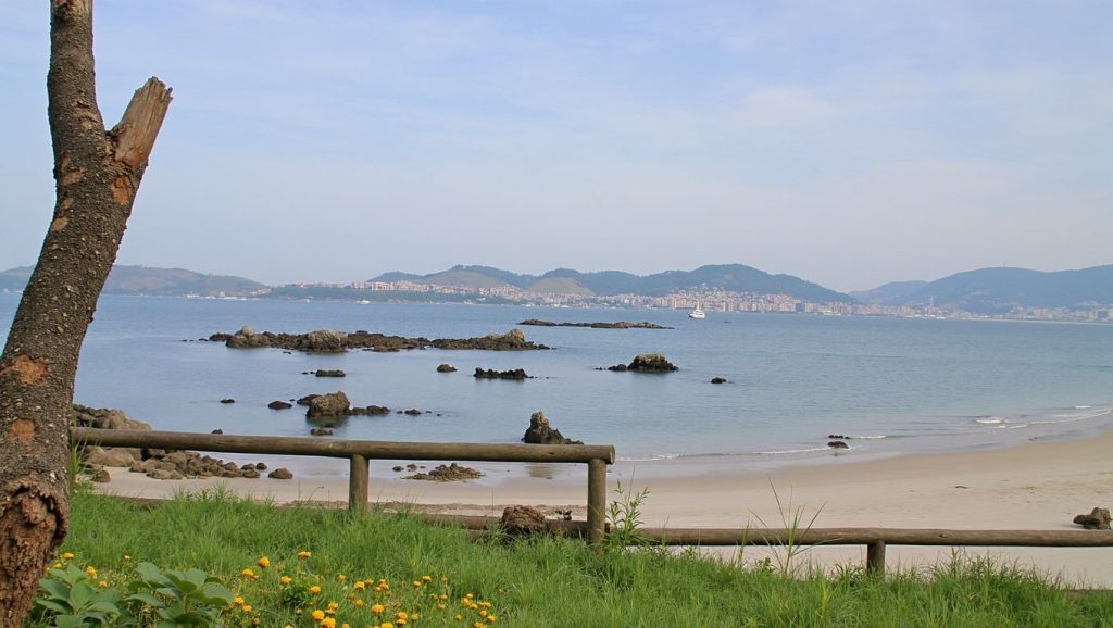 Ría y costa de Praia do Pilón en Vigo, Pontevedra