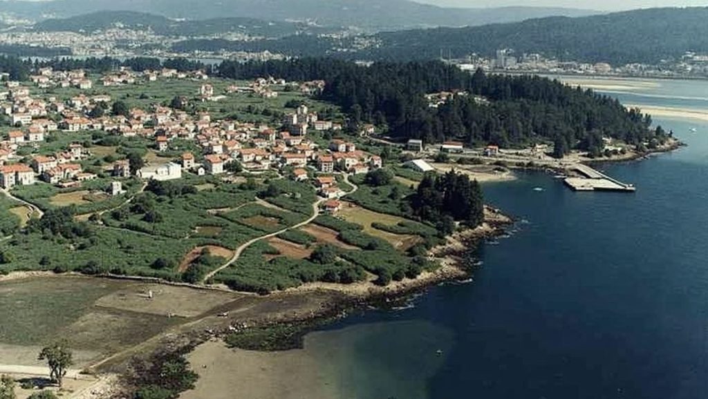 Ría y costa de Praia do Polvorín en Poio, Pontevedra