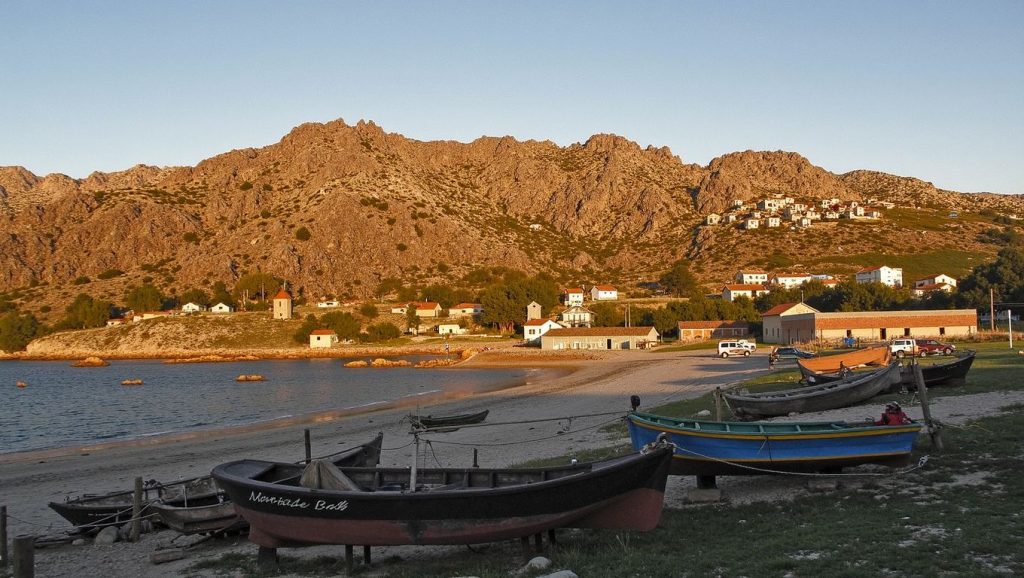 Praia do Porto de Abaixo — foto 1 de 6