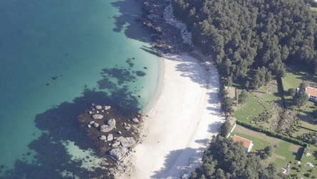 Detalle del agua en Praia do Pozo, Galicia, A Coruña