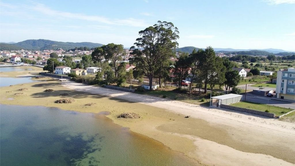 Camino de acceso a do Pozo do Mar, Galicia, A Coruña