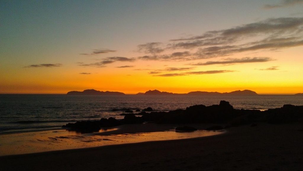 Amplia vista de Praia do Prado das Vellas, Galicia, A Coruña