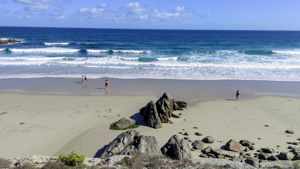 Ría y costa de Praia do Riás en Malpica de Bergantiños, A Coruña