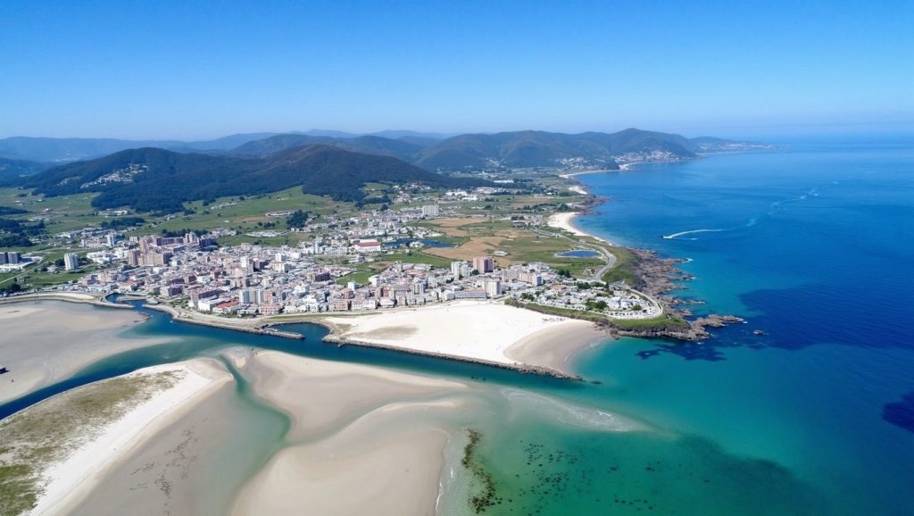 Acantilados y costa de Praia do Sarrido, Foz (Lugo)