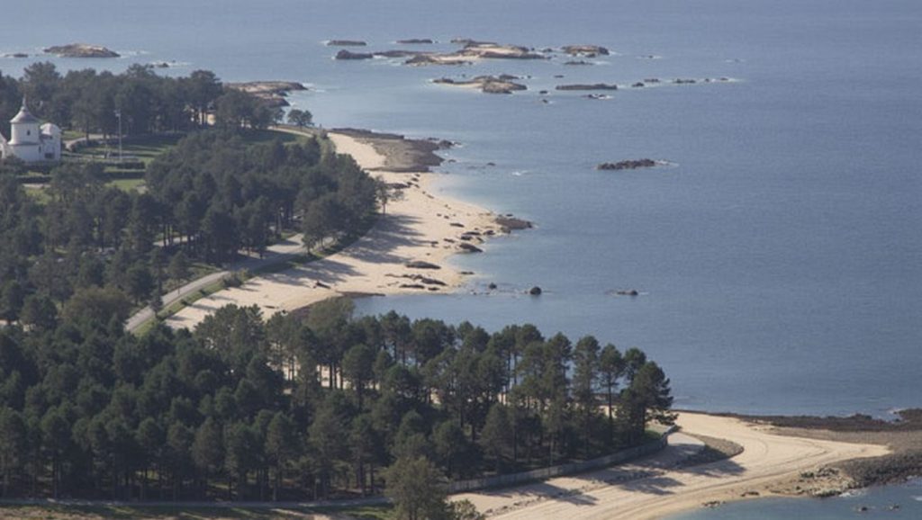 Acceso a Praia do Terrón desde el aparcamiento, Galicia