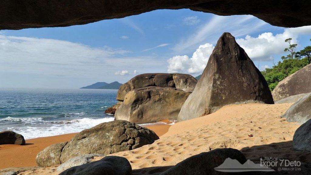 Ría y costa de Praia dos Gatos en Pontedeume, A Coruña