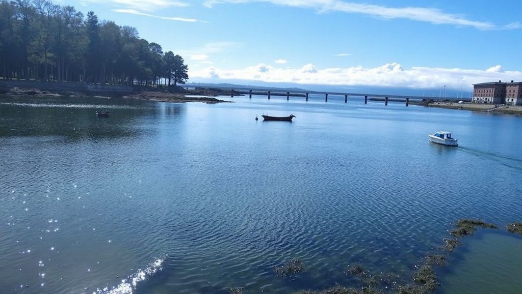 Ría y costa de Praia Rego do Alcalde en Vilanova de Arousa, Pontevedra