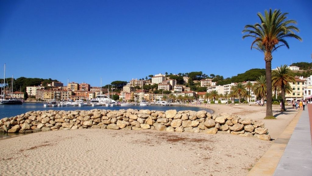 Textura de arena en sa Platja Petita, Sóller, Mallorca