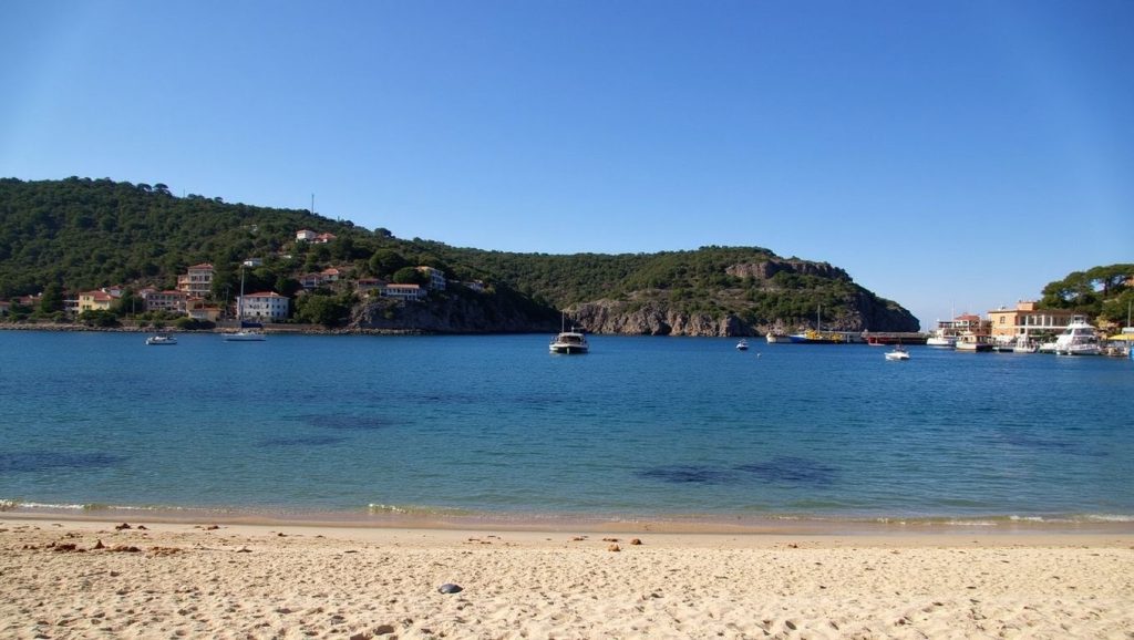 Panorámica completa de sa Platja Petita, playa de Sóller